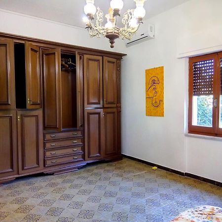 Villa Ada Сарок Екстериор снимка